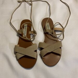 Steve Madden Dylan Size 8 leather strappy sandals cream.